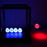 Светящиеся шары Ньютона Light Up Newtons Cradle 20 см, Маятник Ньютона - Светящиеся шары Ньютона Light Up Newtons Cradle 20 см, Маятник Ньютона